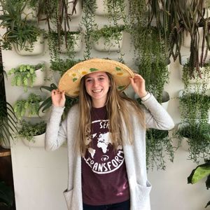 Meet your Posher, Sylvia